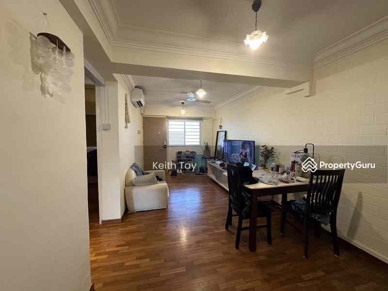 Prop-GPT: HDB Flat: D15 Marine Parade 32 Marine Crescent