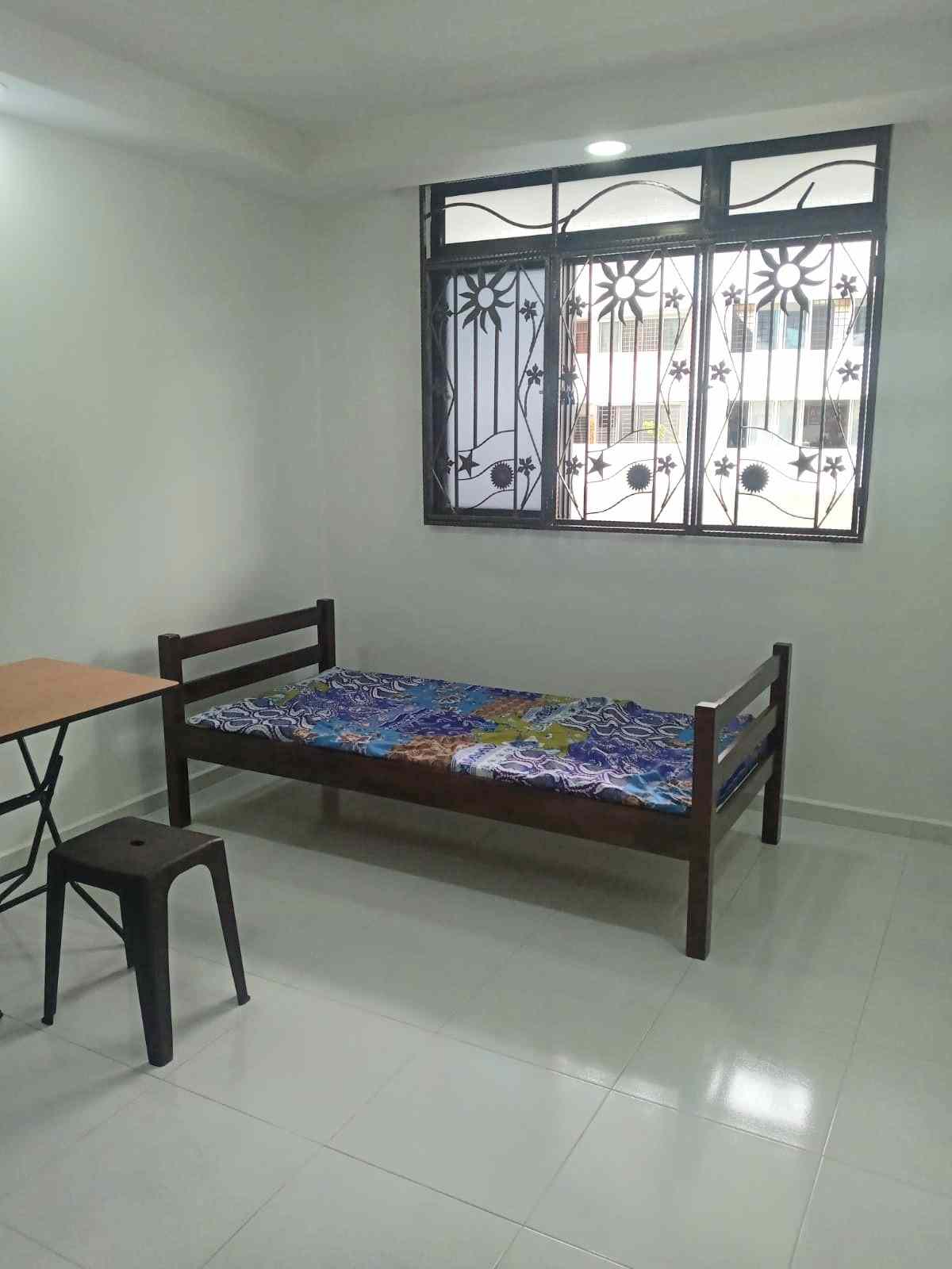 Prop-GPT: HDB Apartment: D14  349 Ubi Avenue 1