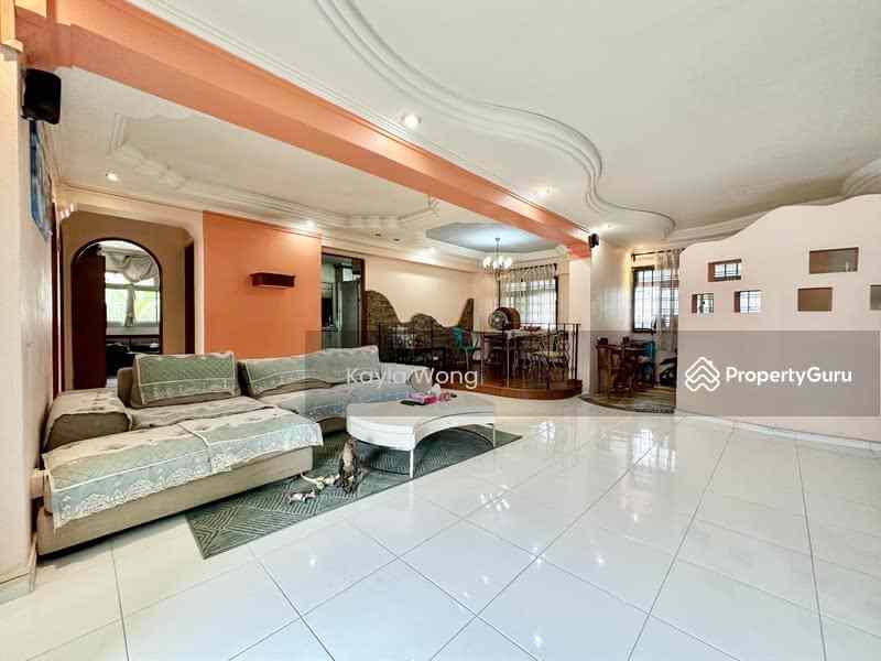Prop-GPT: HDB Flat: D18  343 Tampines Street 33
