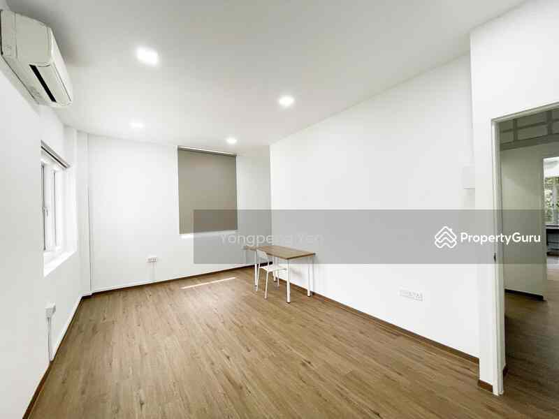 Prop-GPT: Terrace: D05  Pasir Panjang Road