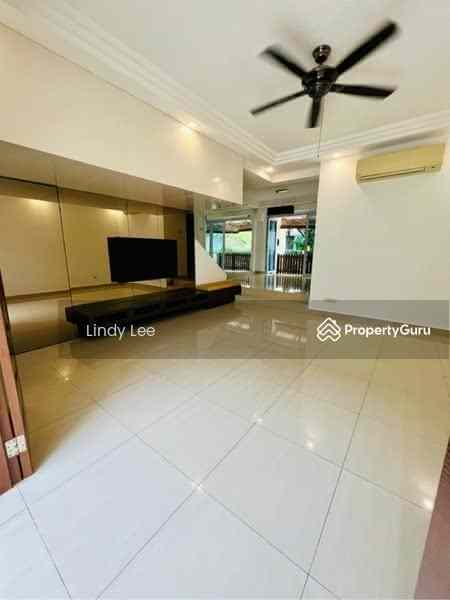 Prop-GPT: Town House: D17  Loyang Townhouses
