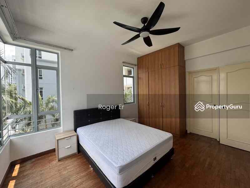 Prop-GPT: Condominium: D15  The Makena