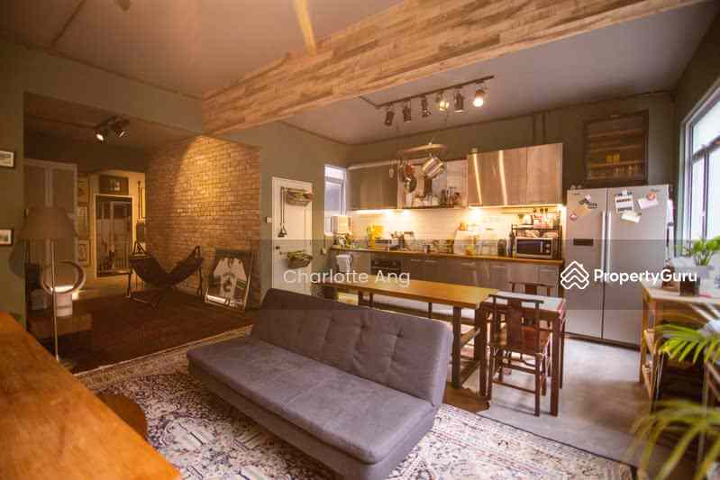 Prop-GPT: Shophouse: D02  Hoe Chiang Road Walk-up Apartment