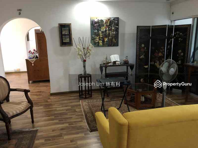 Prop-GPT: Apartment: D20  Lakeview Estate