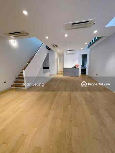 Prop-GPT: Semi-Detached: D10  Victoria Park Villas