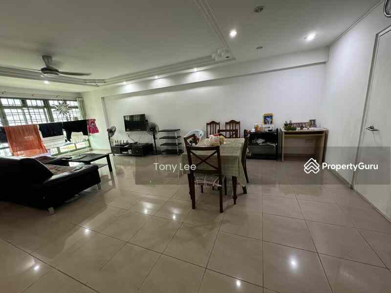 Prop-GPT: HDB Flat: D25  685B Woodlands Drive 73