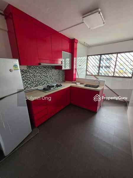 Prop-GPT: HDB Flat: D23 Bukit Batok 215 Bukit Batok Street 21