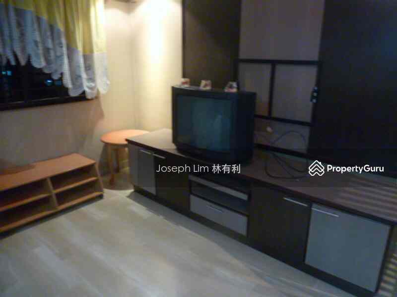Prop-GPT: HDB Flat: D19  626 Hougang Avenue 8