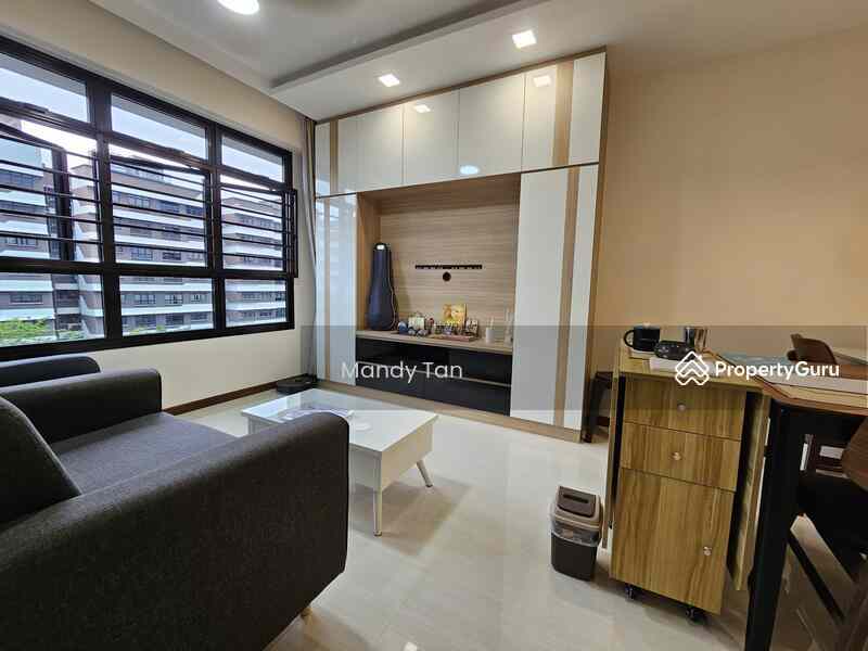 Prop-GPT: HDB Flat: D27  117B Canberra Crescent
