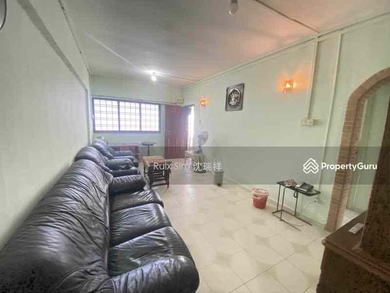 Prop-GPT: HDB Flat: D18  270 Tampines Street 21