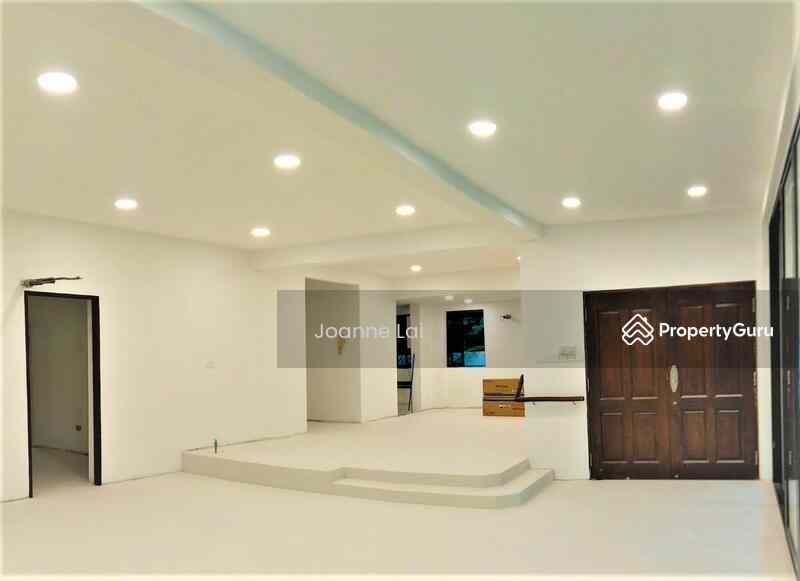 Prop-GPT: Bungalow: D16  *** RENOVATED CHARMING BEAUTIFUL BUNGALOW WITH POOL IN SIGLAP ***