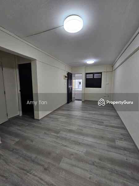 Prop-GPT: HDB Flat: D25  132 Marsiling Rise