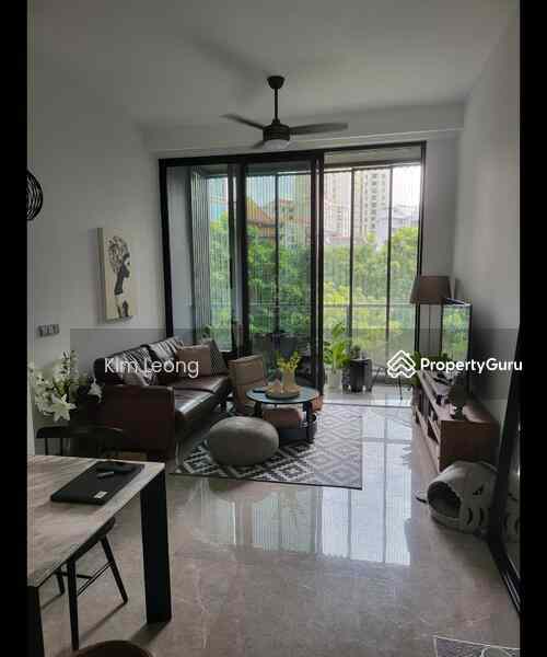 Prop-GPT: Apartment: D09  Martin Modern