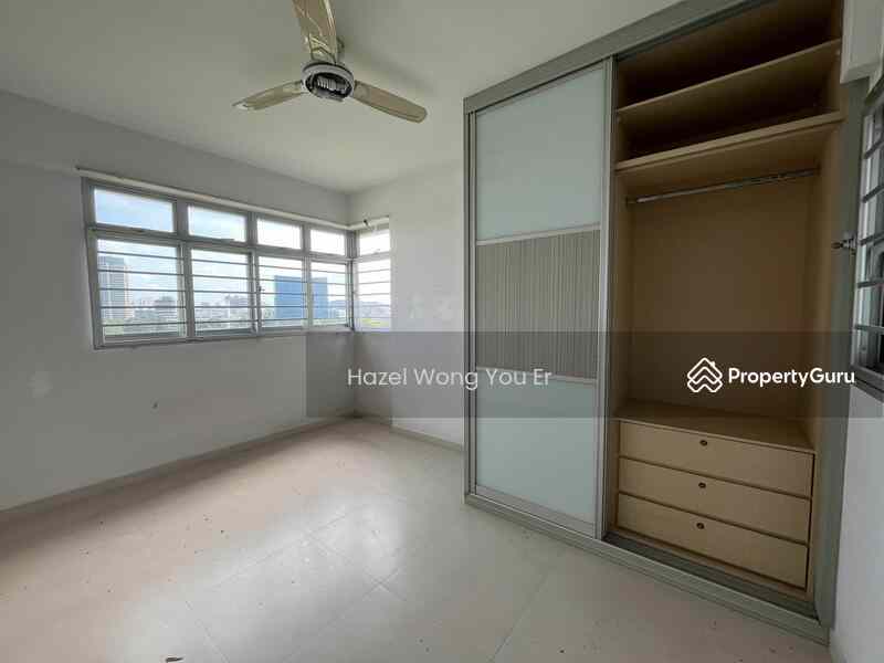 Prop-GPT: HDB Flat: D22  20 Teban Gardens Road