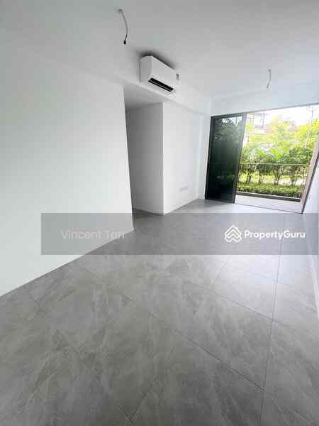 Prop-GPT: Condominium: D27 Yishun The Watergardens at Canberra