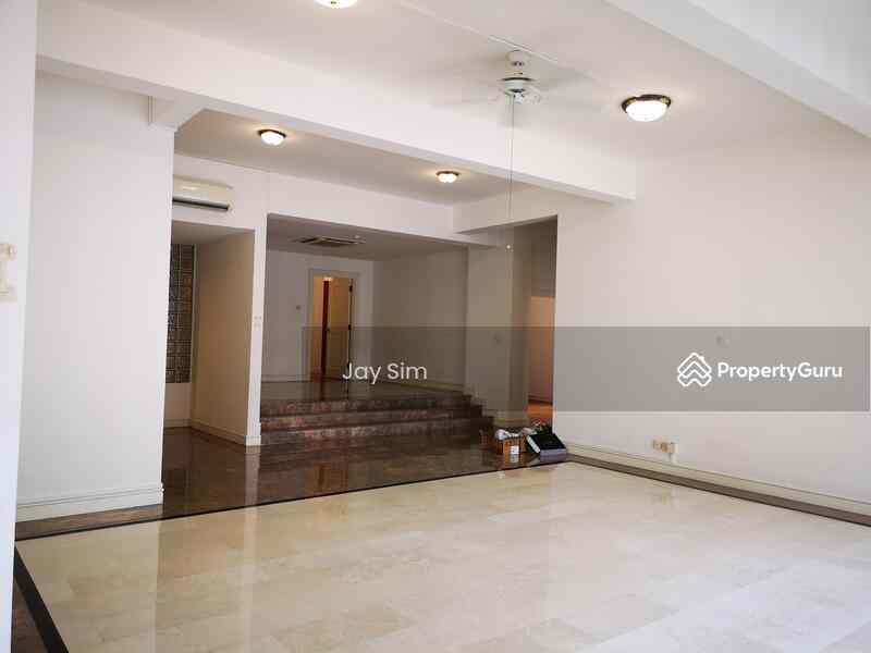 Prop-GPT: Condominium: D09  Leonie Condotel