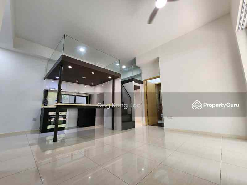 Prop-GPT: Condominium: D19  Boathouse Residences