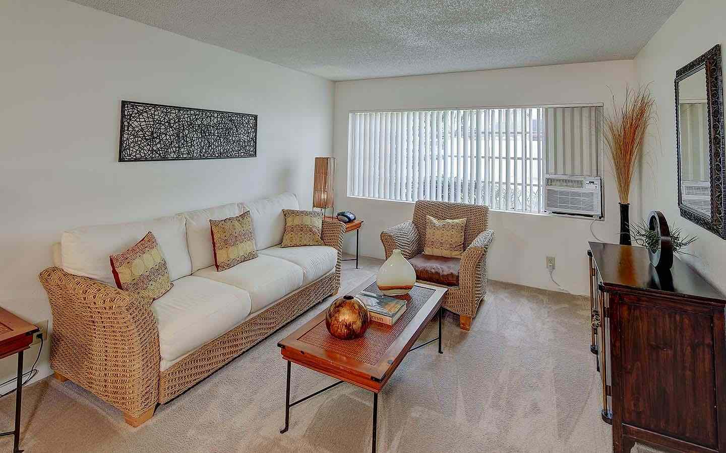 Prop-GPT: Apartment: HI Waipahu, Honolulu 96797 94-994 Eleu St #FA6AC4FF8, Honolulu County, Waipahu, HI, 96797: USD 2,775