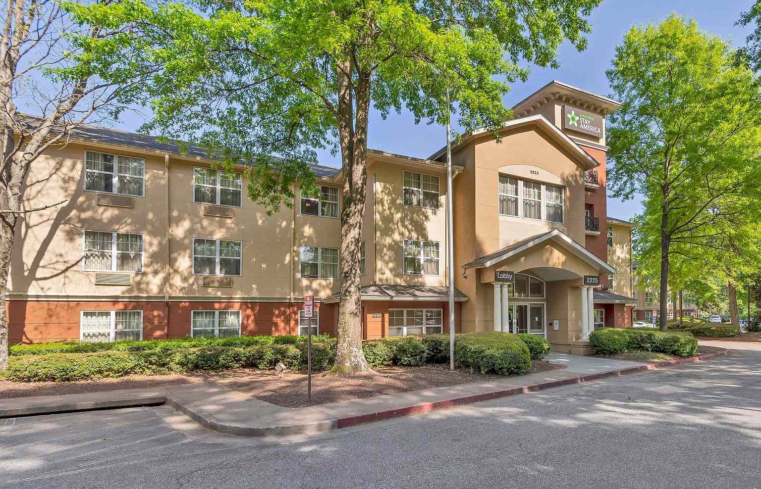 Prop-GPT: Apartment: GA Atlanta, Fulton 30339 2225 Interstate Highway North Pkwy #9811, Cobb County, Atlanta, GA, 30339: USD 1,739