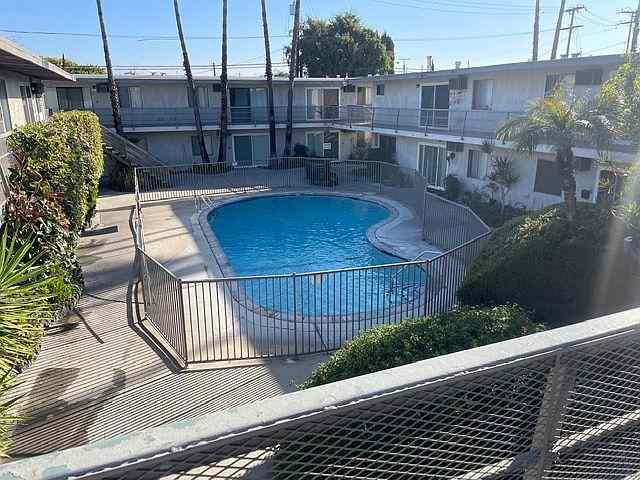 Prop-GPT: Apartment: CA Pico Rivera, Los Angeles 90660 8423 Washington Blvd #5C431B015, Los Angeles County, Pico Rivera, CA, 90660: USD 1,975