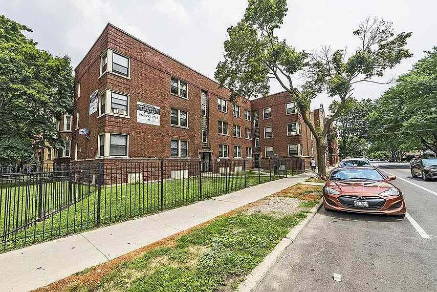 Prop-GPT: Apartment: IL Chicago, Cook 60619 8255 S Maryland Ave #1W, Cook County, Chicago, IL, 60619: USD 990