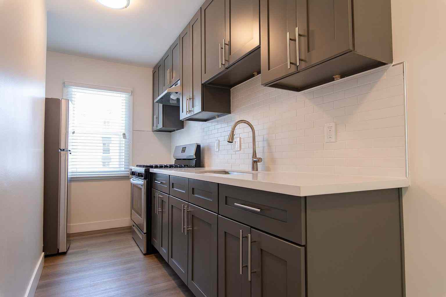 Prop-GPT: Apartment: CA Los Angeles, Los Angeles 90020 515 S Saint Andrews Pl #35, Los Angeles County, Los Angeles, CA, 90020: USD 1,495