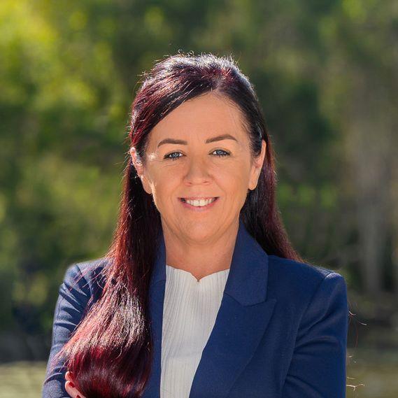 Prop-GPT: Kelly Fernandez, Your Coastal Sanctuary Awaits