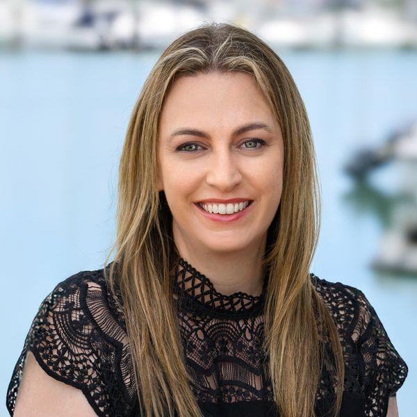 Prop-GPT: Donna Lodwick, FURNISHED UNIT IN THE HEART OF TOWN