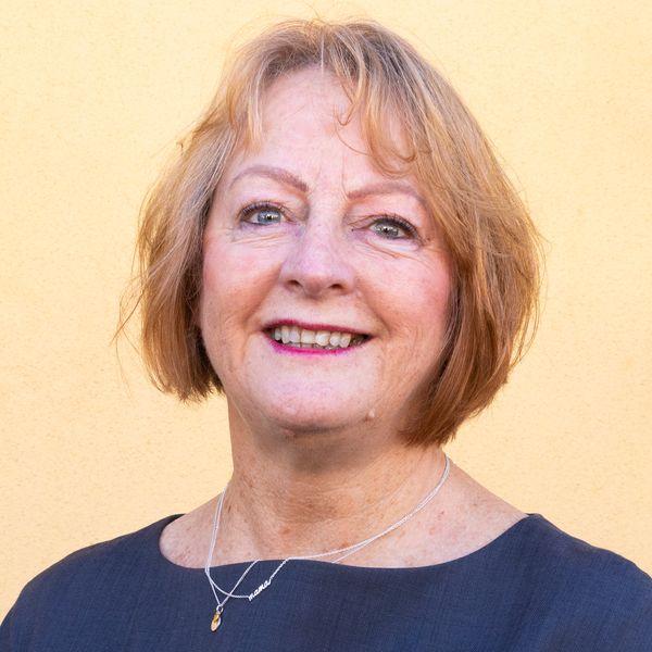 Prop-GPT: Lyn Bulcraig, NEWLY RENOVATED… DOWNSTAIRS UNIT