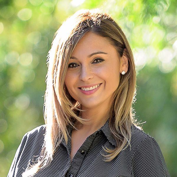 Kalina Donakova Prop-GPT: Kalina Donakova, STUNNING TOWNHOUSE