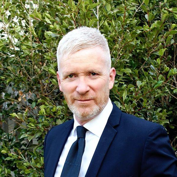 Prop-GPT: Andrew Rennie, PRIVATE MOUNT OMMANEY AREA  -SPLIT LEVEL DWELLING -  4 BED, 2 BATH, DOUBLE GARAGE + AIR CON