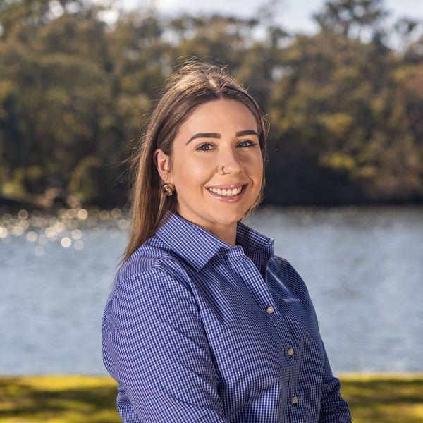 Prop-GPT: Loren Daley, Escape the Hustle & Bustle - Farm Cottage in Wombat