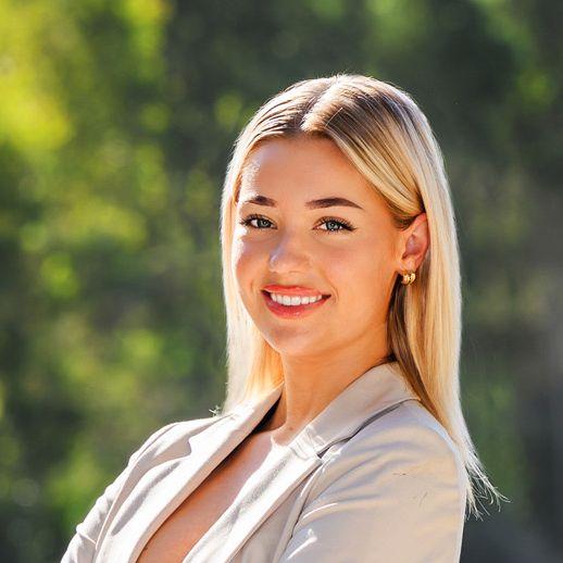 Prop-GPT: Sally Barber, Elegant Furnished Acreage Home Offering Ultimate Family Comfort