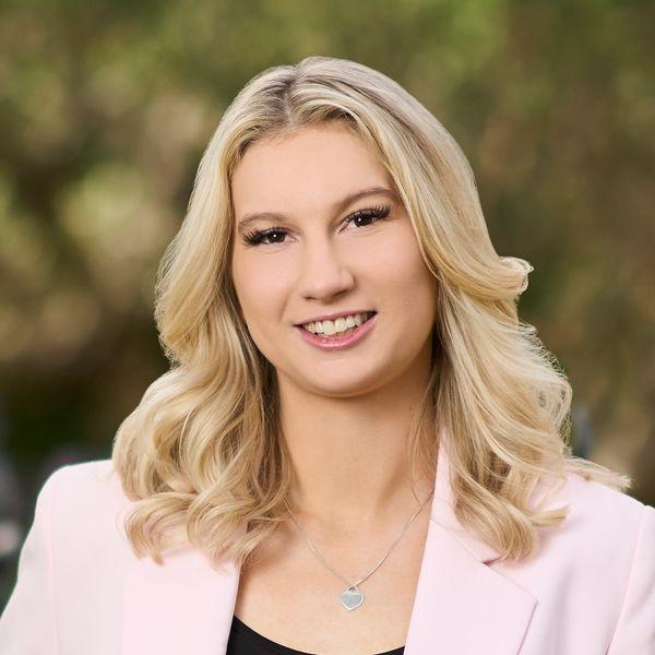 Prop-GPT: Adena Langos, Grand Premier Living Home with Luxury Finishes