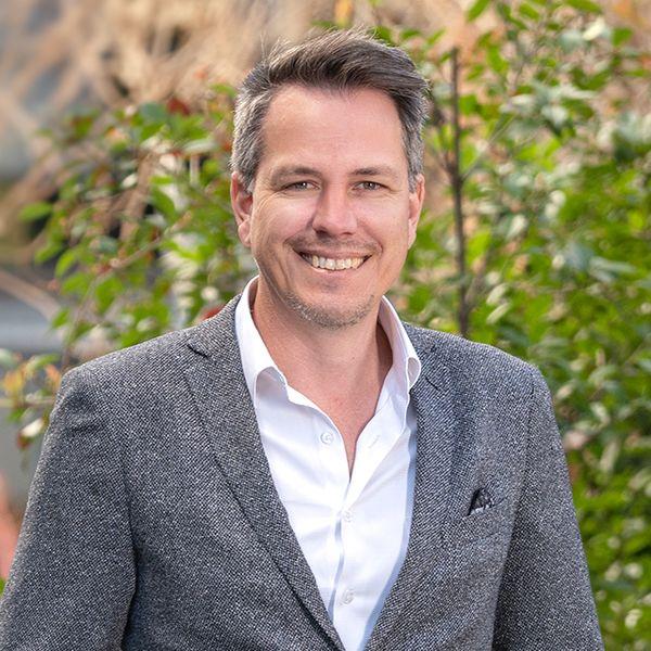 Chris Dixon - Property Consultant, Ray White Canberra, Australia