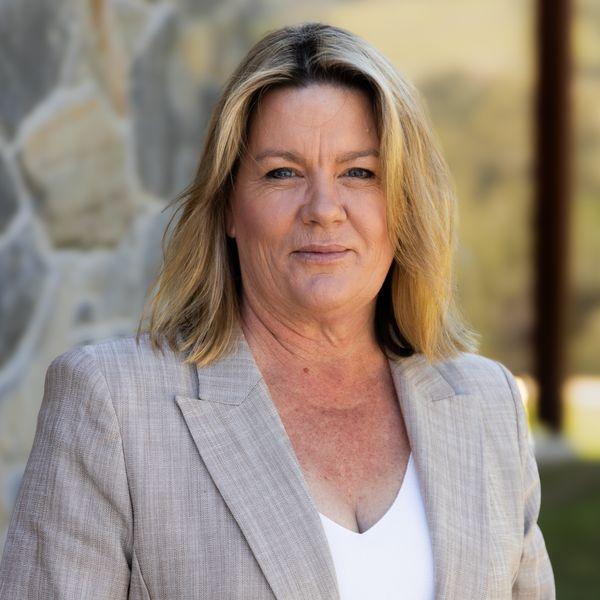 Dee Braithwaite - Property Consultant, Ray White Rural Lifestyle Sydney, Australia