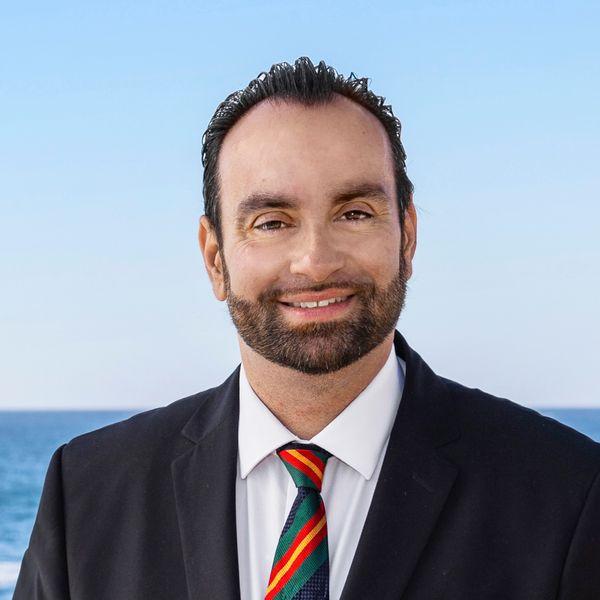 James Papachristou Prop-GPT: James Papachristou, LUXURY URBAN LIVING - FULLY RENOVATED 3 BEDROOM