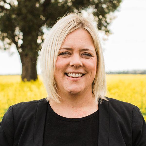 Jacqui Short Prop-GPT: Jacqui Short, Southlakes Stunner!