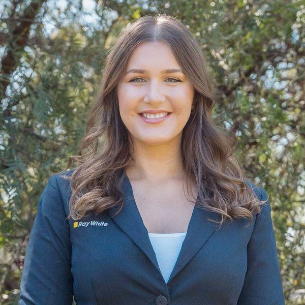 Alice Rossi - Property Consultant, Ray White Bundoora, Australia