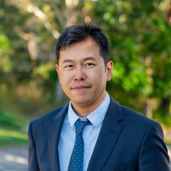 Yu Zhong - Property Consultant, Ray White Forest Lake QLD, Australia