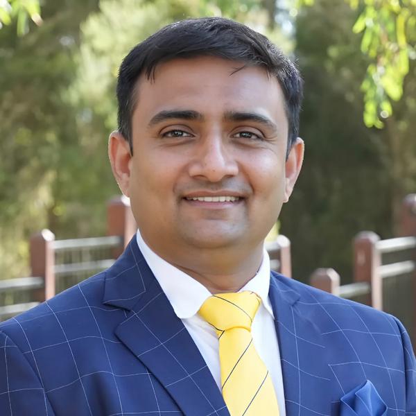 Bhaumik Shah - Property Consultant, Ray White Tarneit, Australia